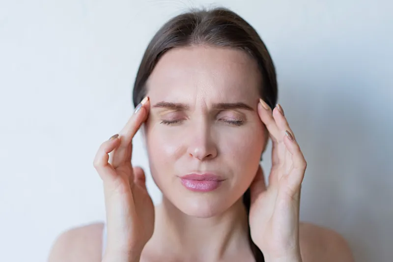 Cefalea tensional o migraña: aprende a distinguirlas y actúa con el tratamiento adecuado